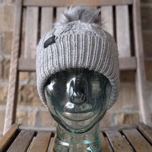 NWOT The North Face Oh Mega Fur Pom Beanie Gray NF0A7RI8
